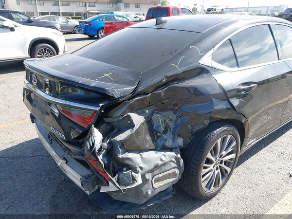 2019 LEXUS ES 300H