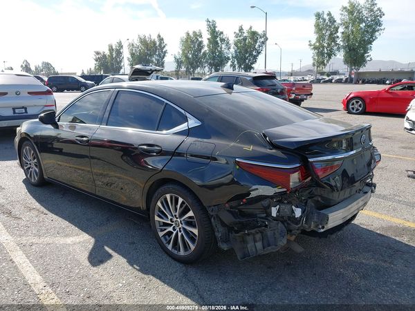 2019 LEXUS ES 300H