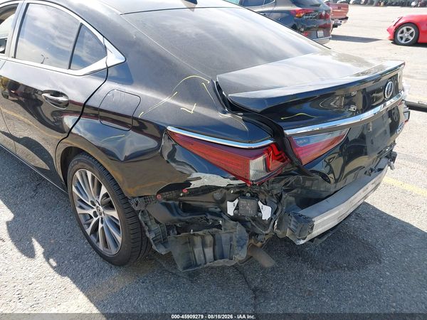 2019 LEXUS ES 300H