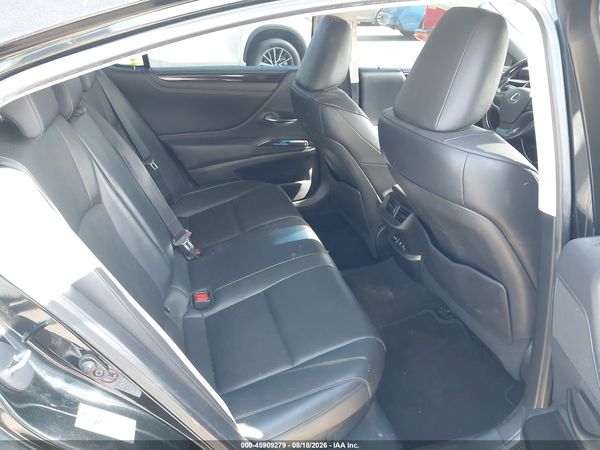 2019 LEXUS ES 300H