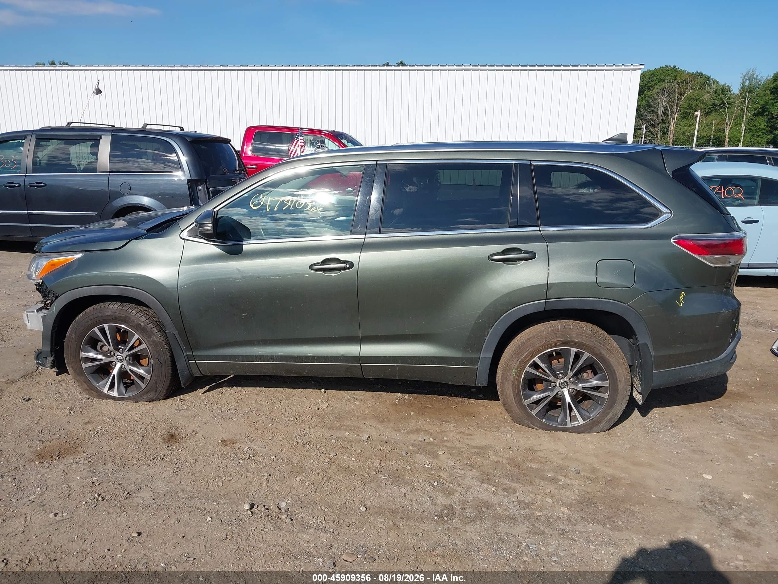 2016 TOYOTA HIGHLANDER XLE V6