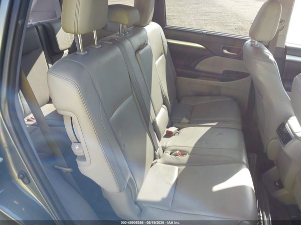 2016 TOYOTA HIGHLANDER XLE V6