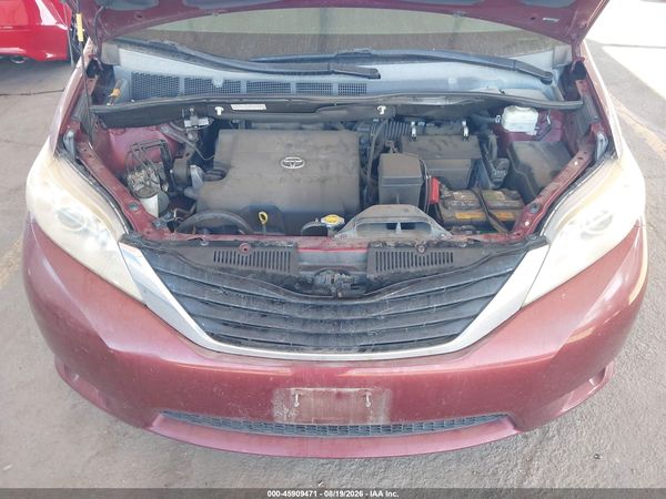 2013 TOYOTA SIENNA LE V6 8 PASSENGER