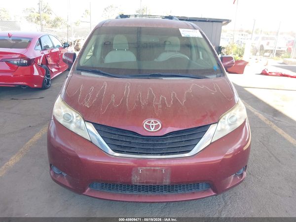 2013 TOYOTA SIENNA LE V6 8 PASSENGER