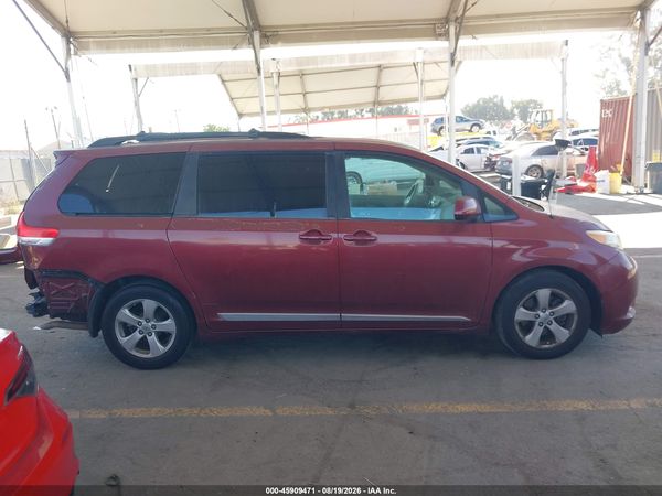 2013 TOYOTA SIENNA LE V6 8 PASSENGER