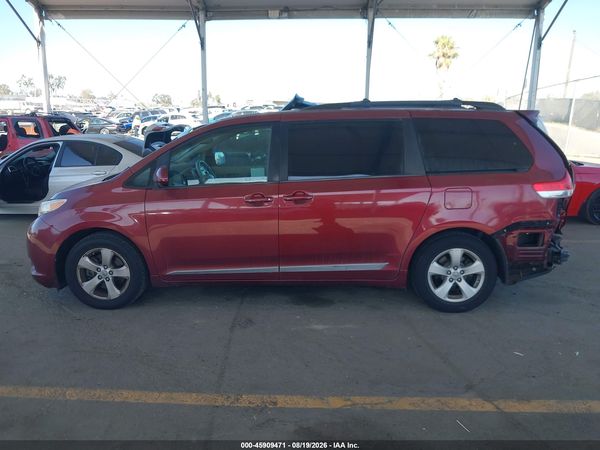 2013 TOYOTA SIENNA LE V6 8 PASSENGER