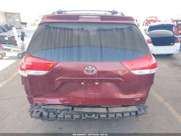2013 TOYOTA SIENNA LE V6 8 PASSENGER