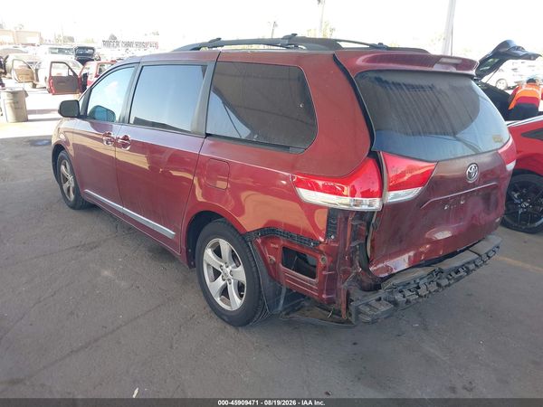 2013 TOYOTA SIENNA LE V6 8 PASSENGER