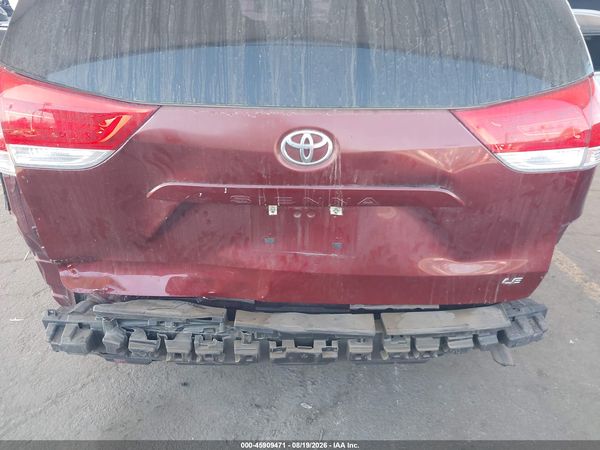 2013 TOYOTA SIENNA LE V6 8 PASSENGER