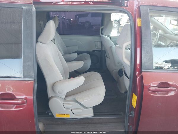 2013 TOYOTA SIENNA LE V6 8 PASSENGER