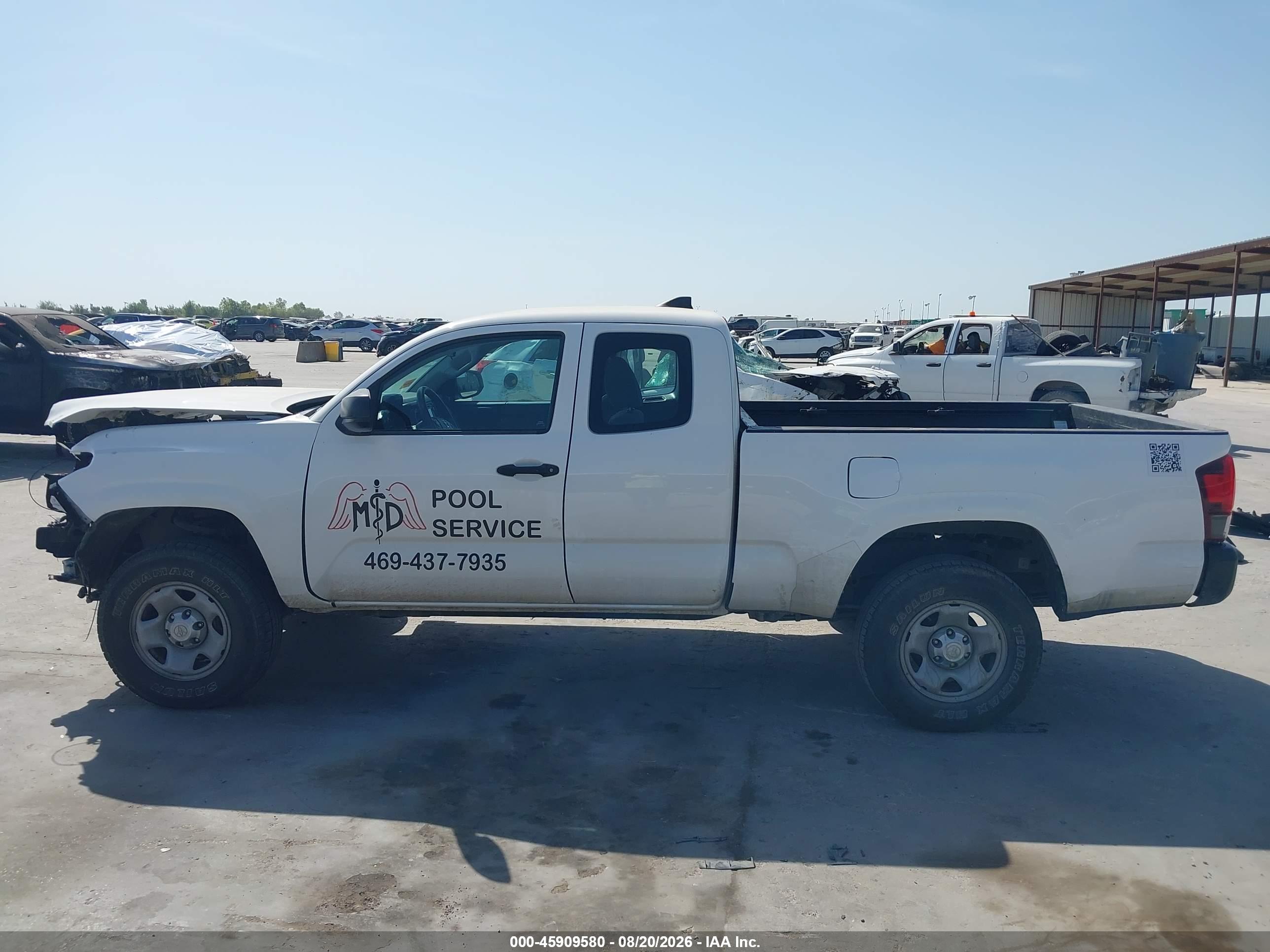 2018 TOYOTA TACOMA SR