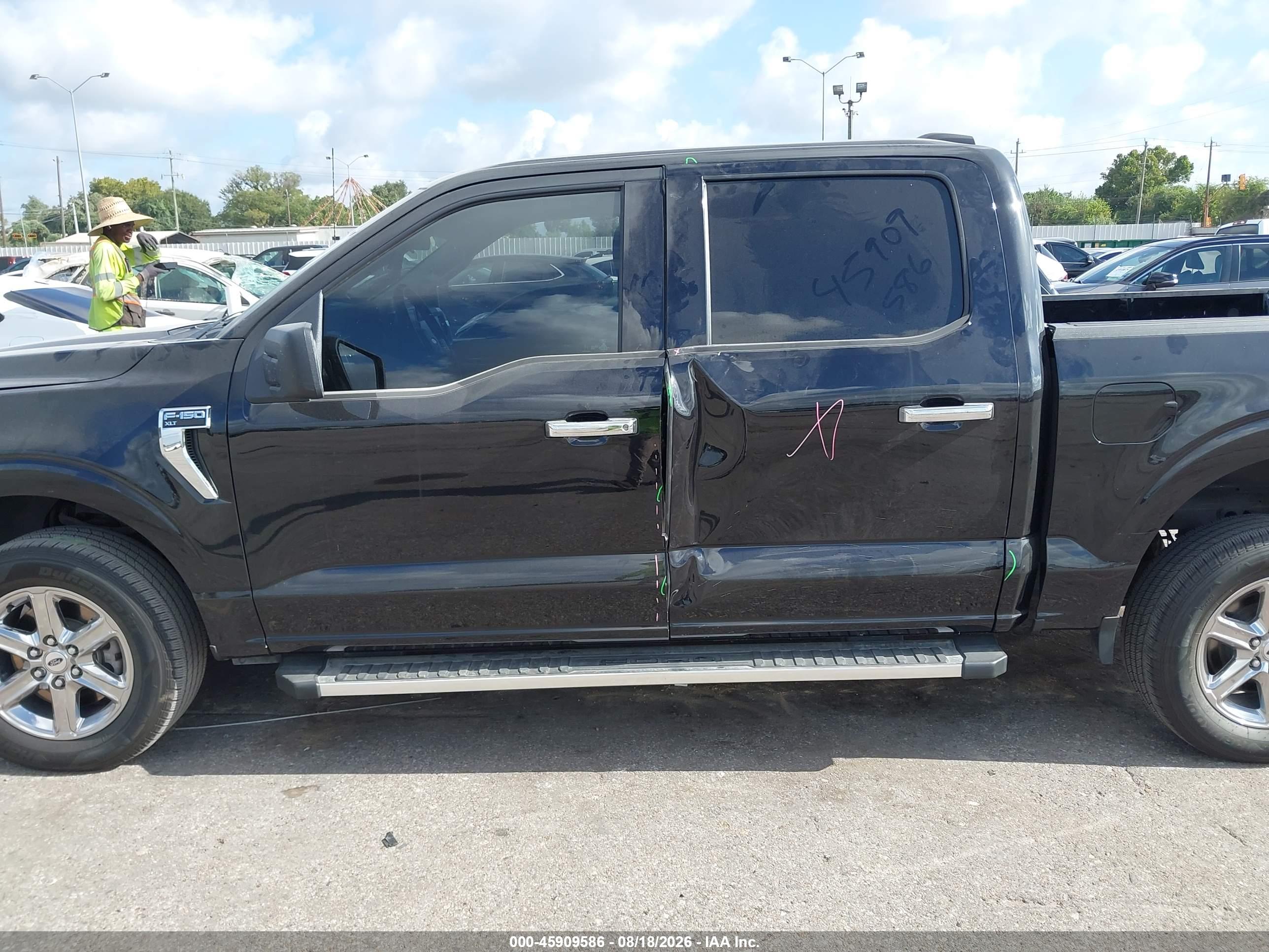 2025 FORD F-150 XLT