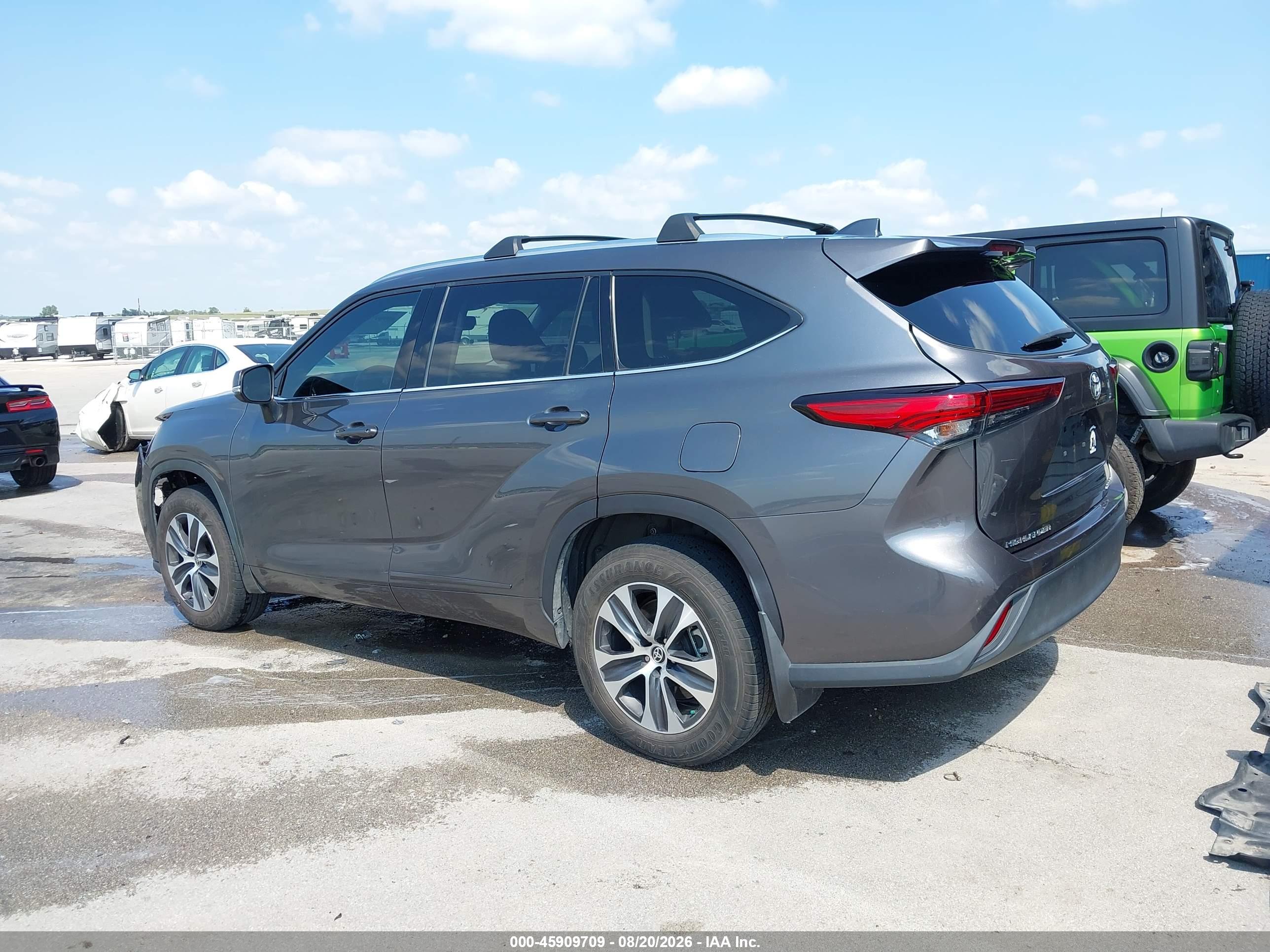 2021 TOYOTA HIGHLANDER XLE