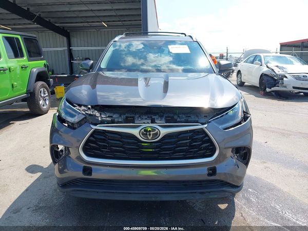 2021 TOYOTA HIGHLANDER XLE