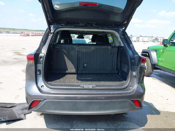 2021 TOYOTA HIGHLANDER XLE