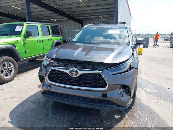 2021 TOYOTA HIGHLANDER XLE