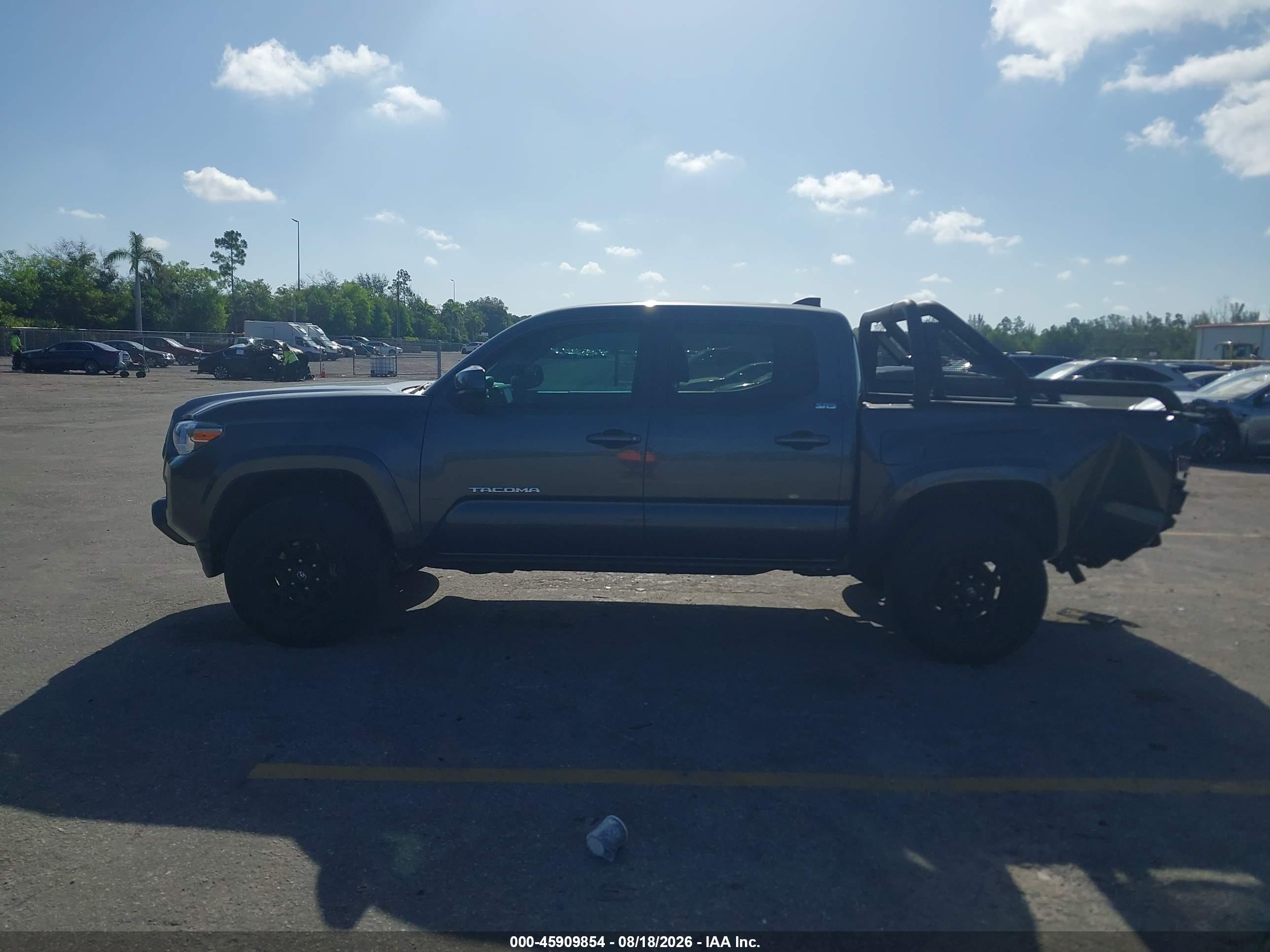 2022 TOYOTA TACOMA SR5 V6