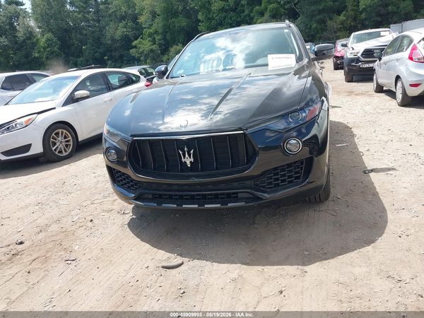 2017 MASERATI LEVANTE Sport