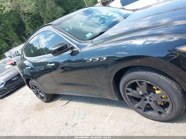 2017 MASERATI LEVANTE Sport