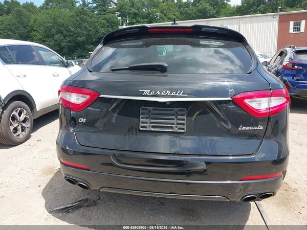 2017 MASERATI LEVANTE Sport