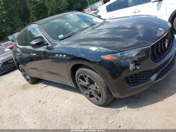 2017 MASERATI LEVANTE Sport