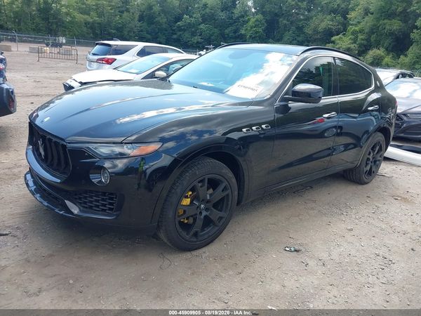 2017 MASERATI LEVANTE Sport