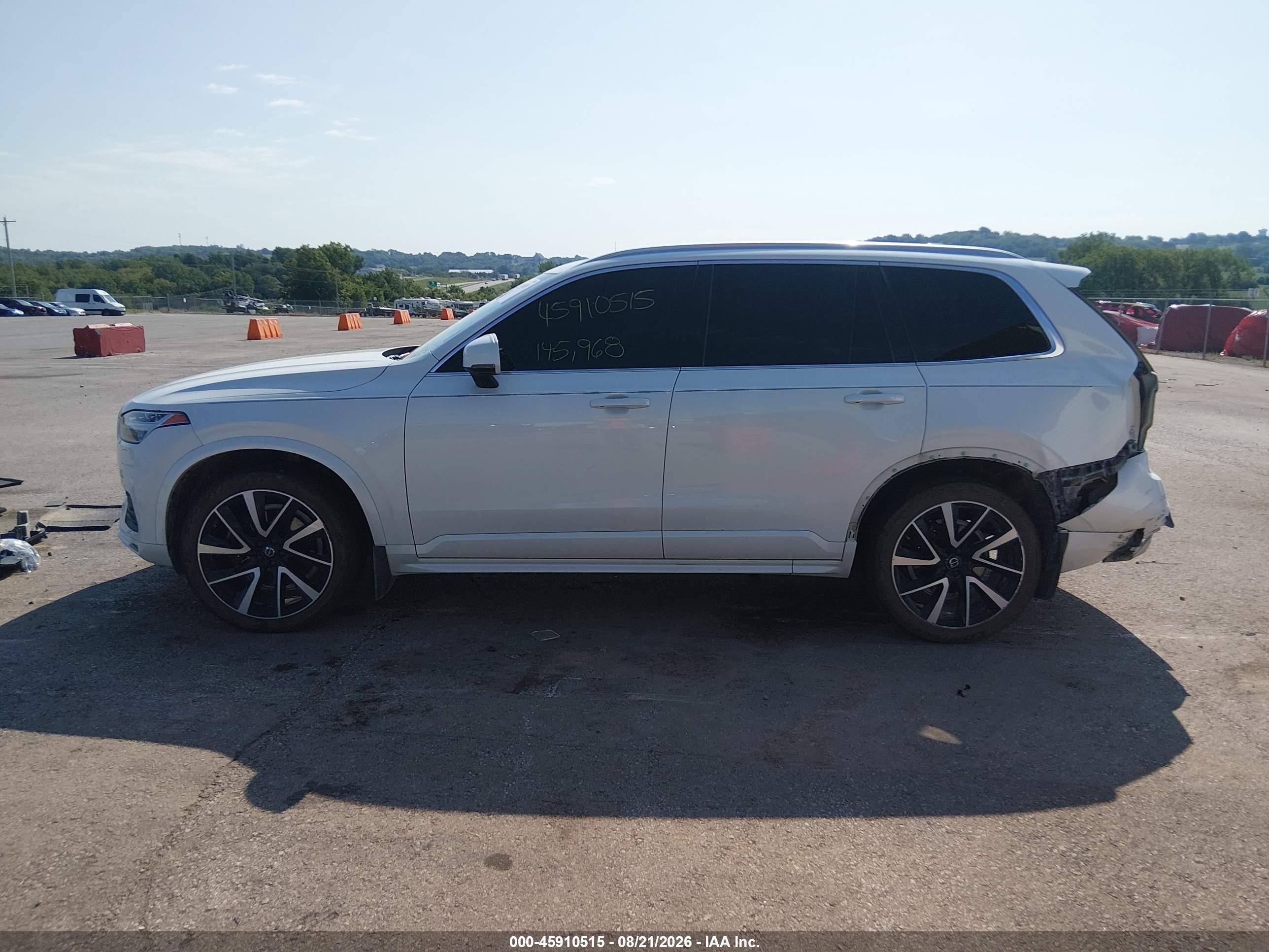 2021 VOLVO XC90 T6 MOMENTUM 7 PASSENGER