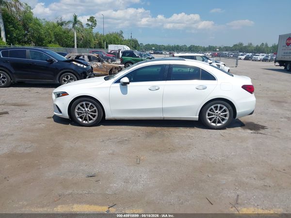 2020 MERCEDES-BENZ A 220 A220