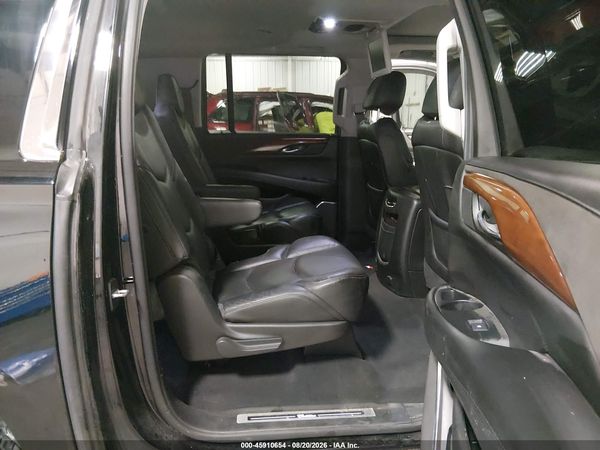 2016 CADILLAC ESCALADE ESV LUXURY COLLECTION