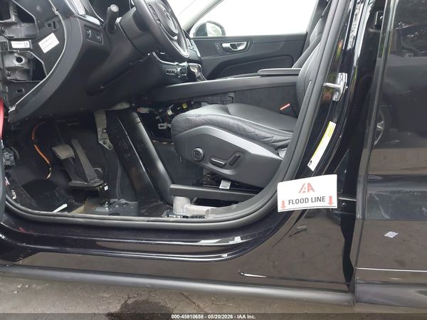 2020 VOLVO XC60 T5 MOMENTUM