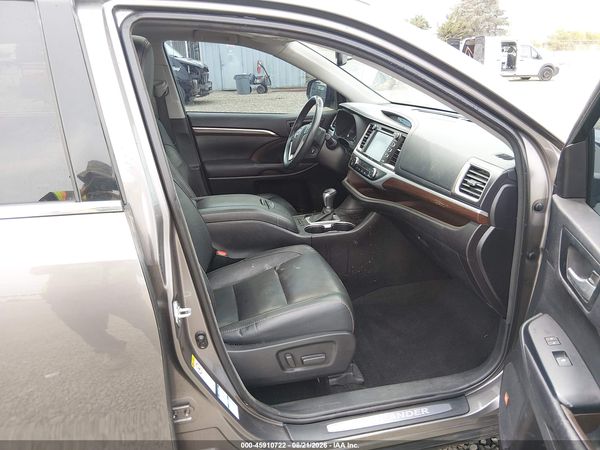 2016 TOYOTA HIGHLANDER LIMITED V6