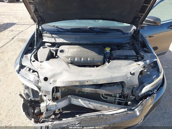 2019 JEEP CHEROKEE LATITUDE FWD