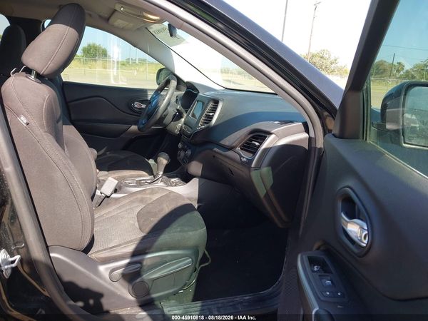 2019 JEEP CHEROKEE LATITUDE FWD