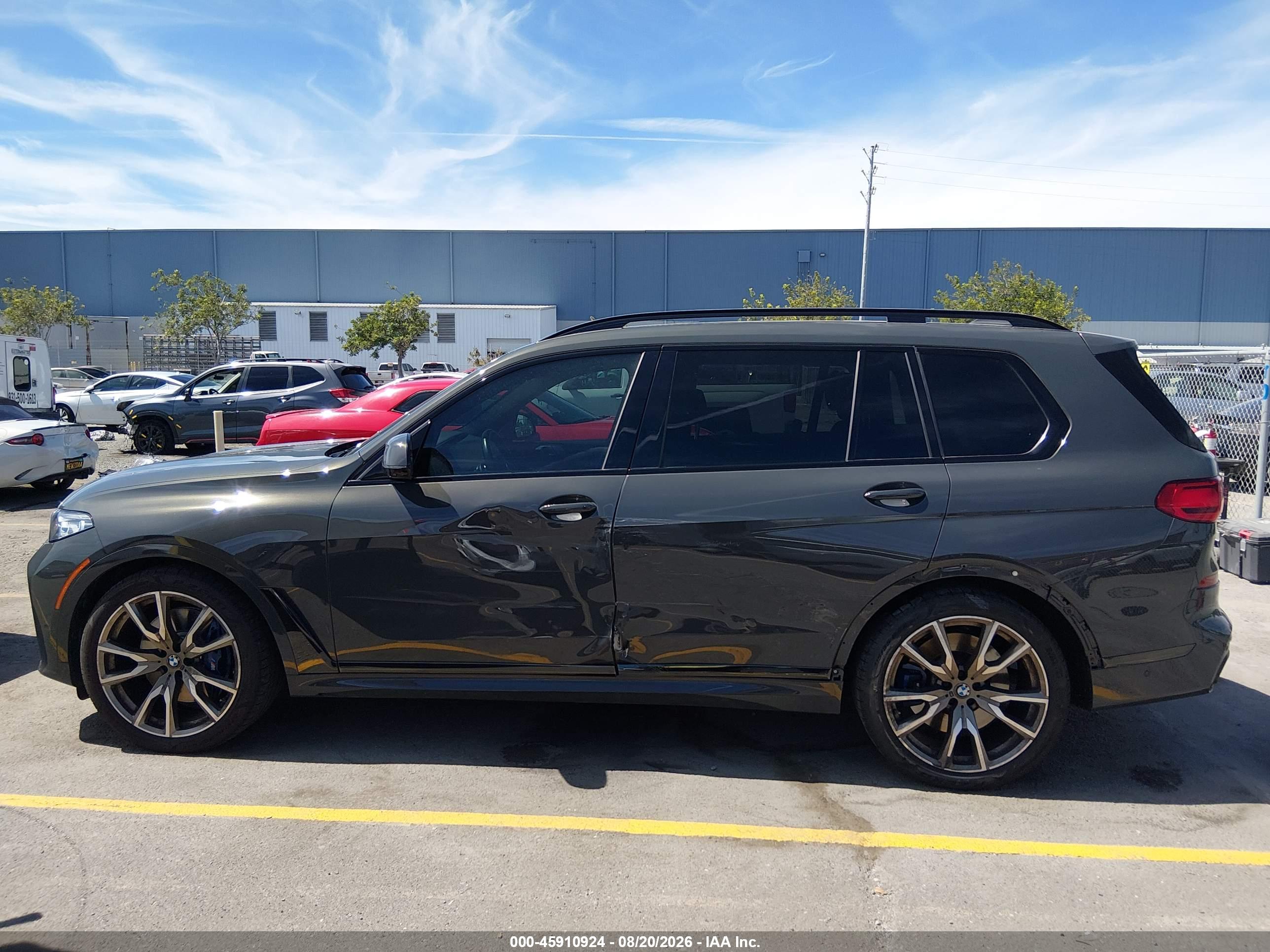 2021 BMW X7 M50I