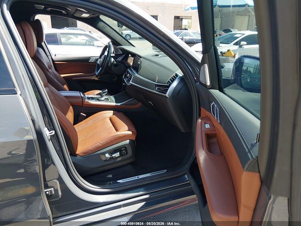 2021 BMW X7 M50I