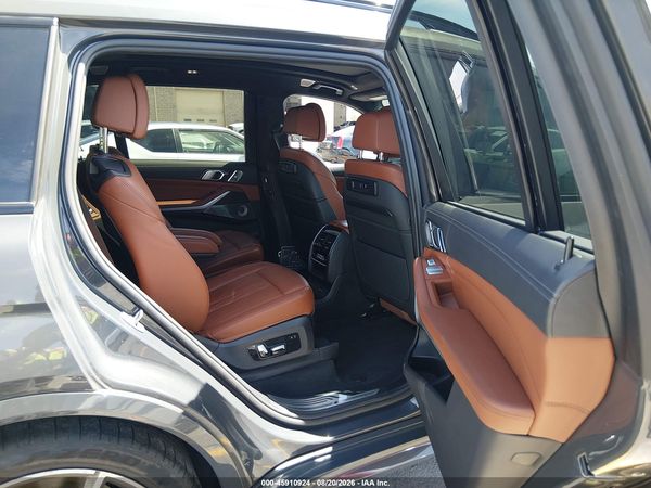 2021 BMW X7 M50I