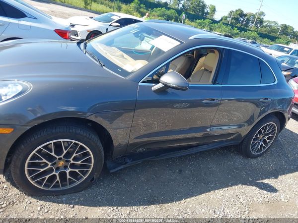 2016 PORSCHE MACAN S