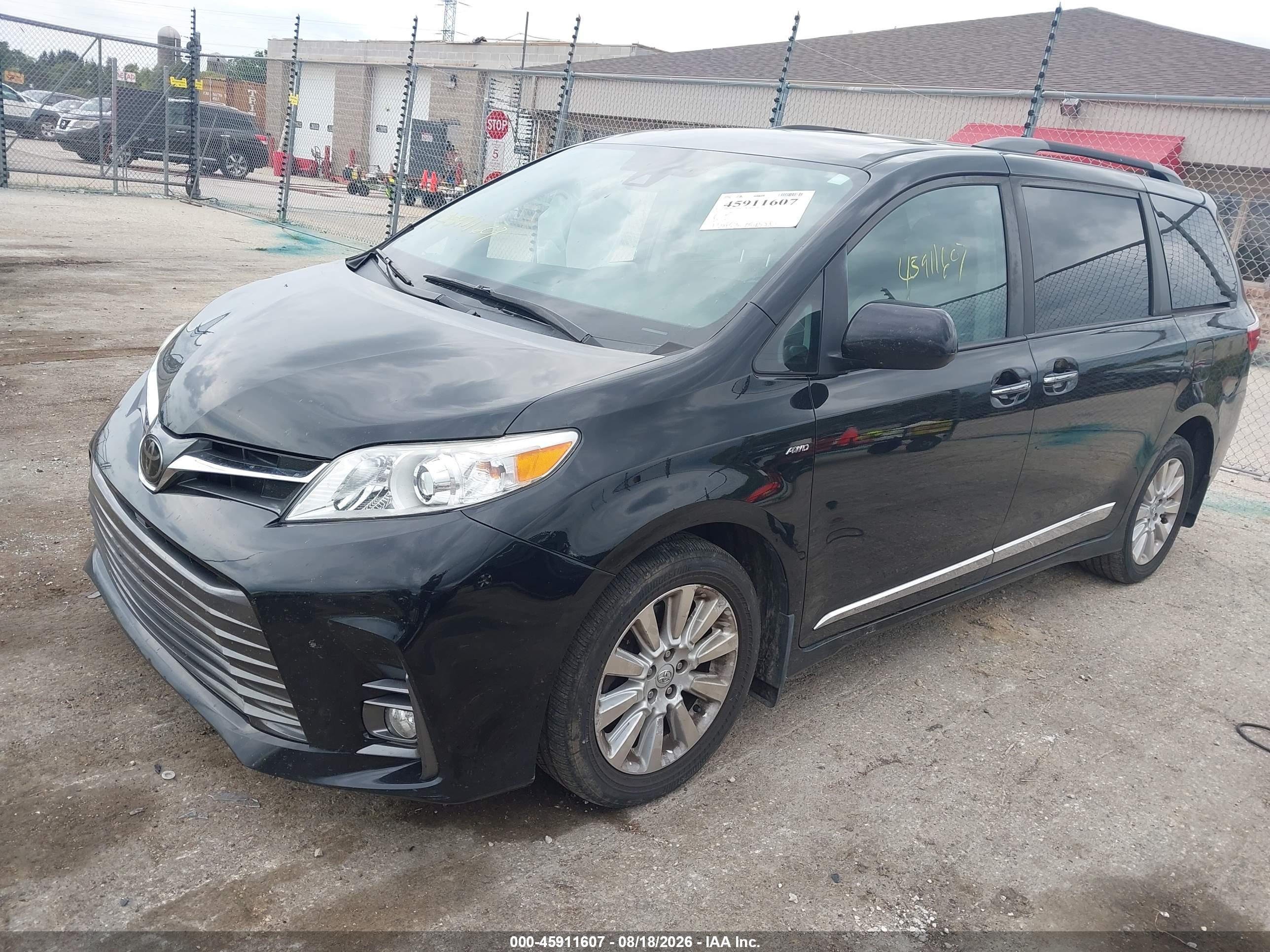 2019 TOYOTA SIENNA XLE PREMIUM 7 PASSENGER — I2