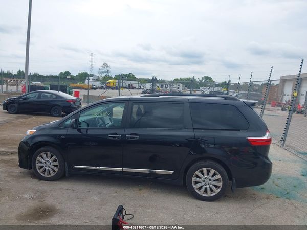 2019 TOYOTA SIENNA XLE PREMIUM 7 PASSENGER — I117
