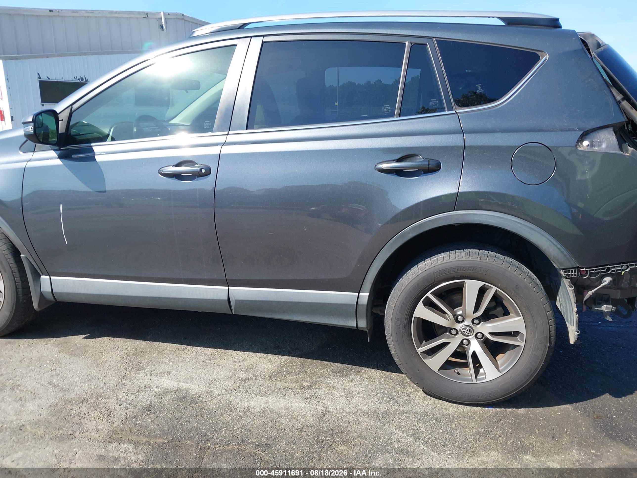 2017 TOYOTA RAV4 XLE
