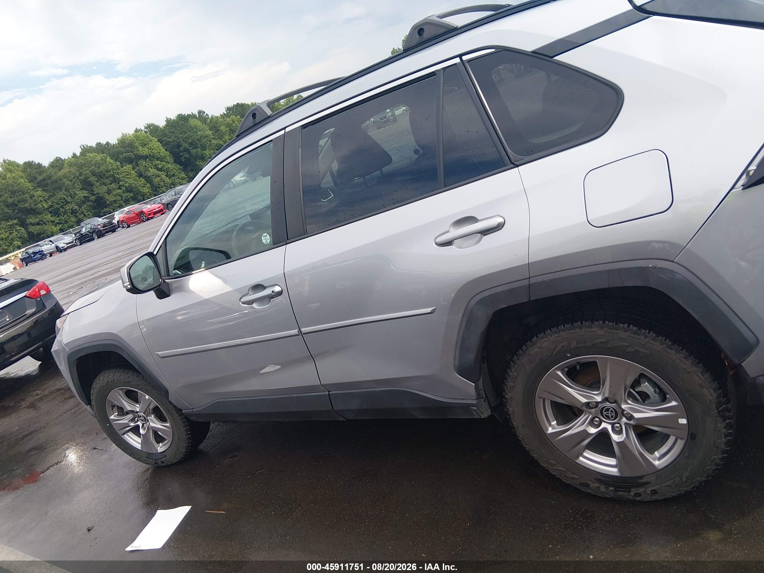 2022 TOYOTA RAV4 XLE