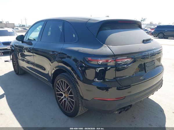 2023 PORSCHE CAYENNE PLATINUM EDITION