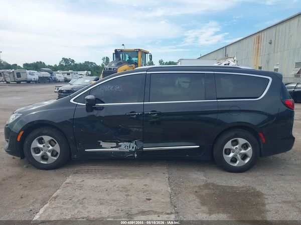 2017 CHRYSLER PACIFICA TOURING-L PLUS — I117