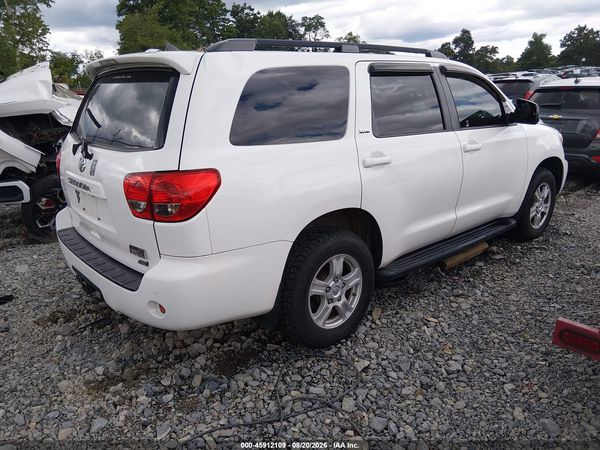 2017 TOYOTA SEQUOIA SR5 — I4