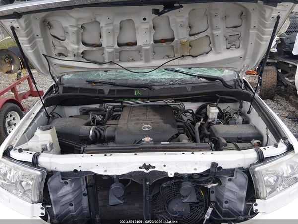2017 TOYOTA SEQUOIA SR5 — I10