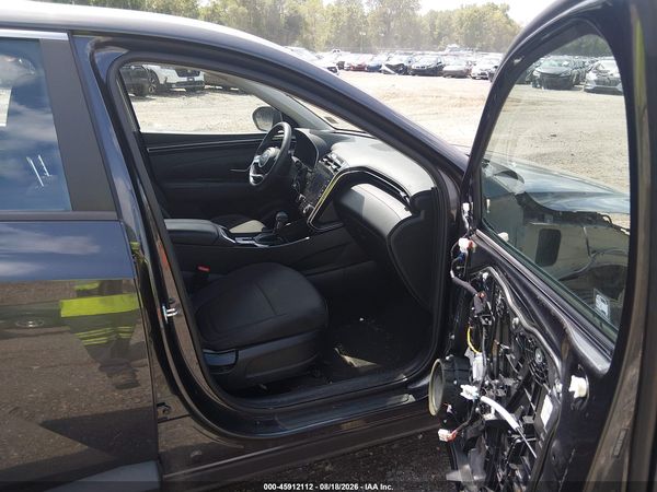 2022 HYUNDAI TUCSON SE