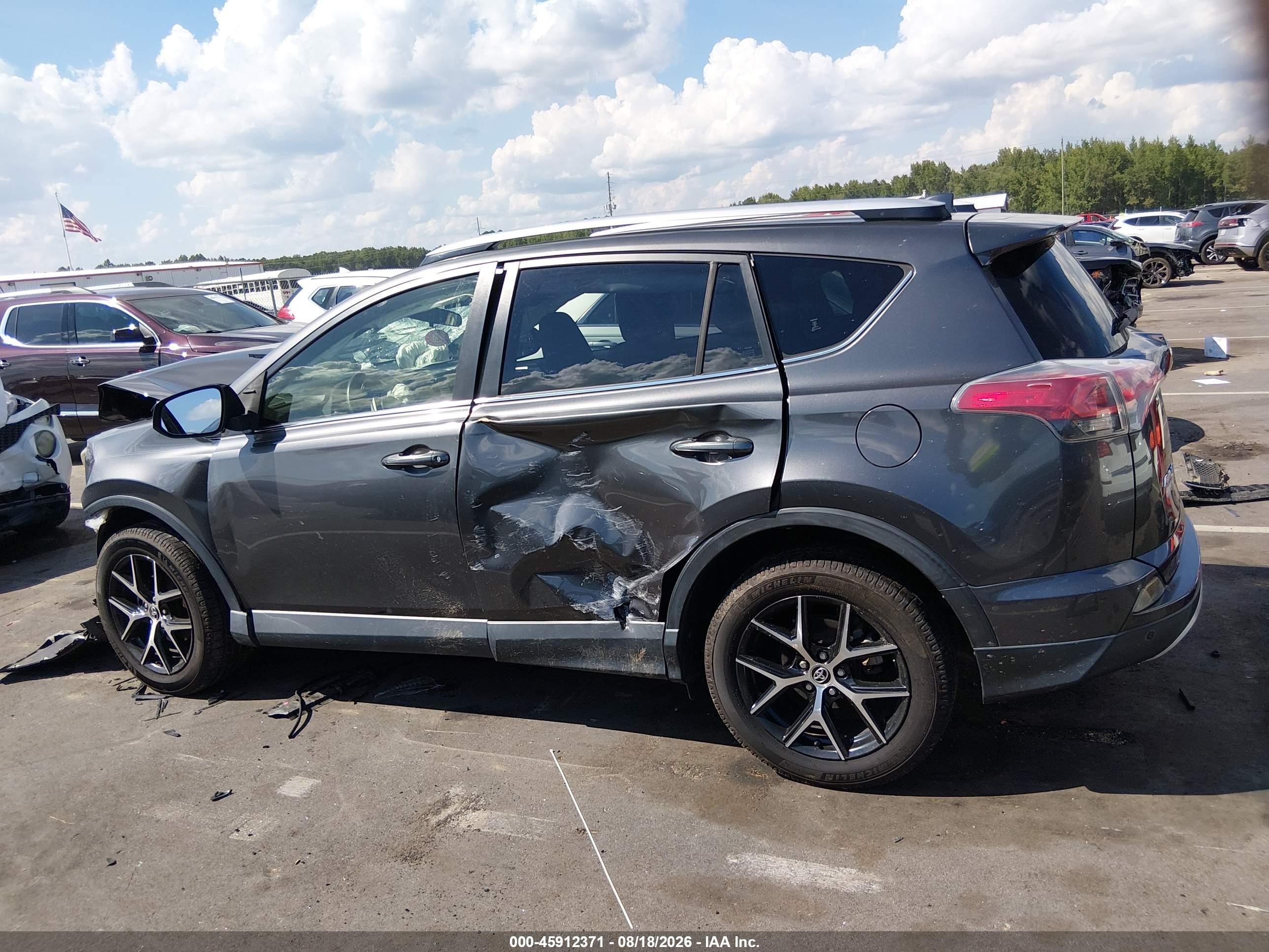 2016 TOYOTA RAV4 SE