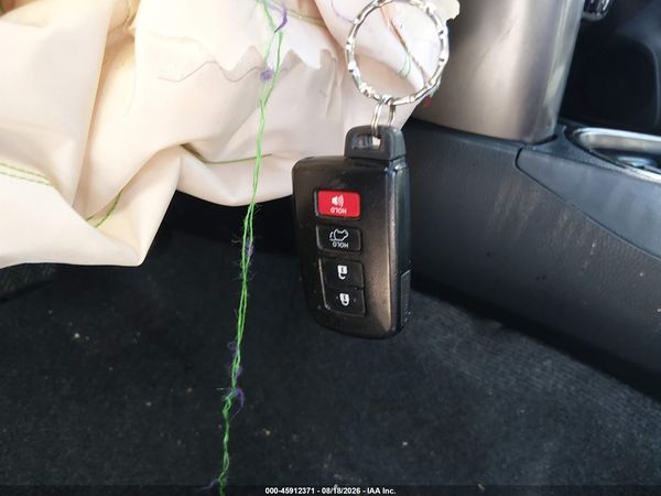 2016 TOYOTA RAV4 SE