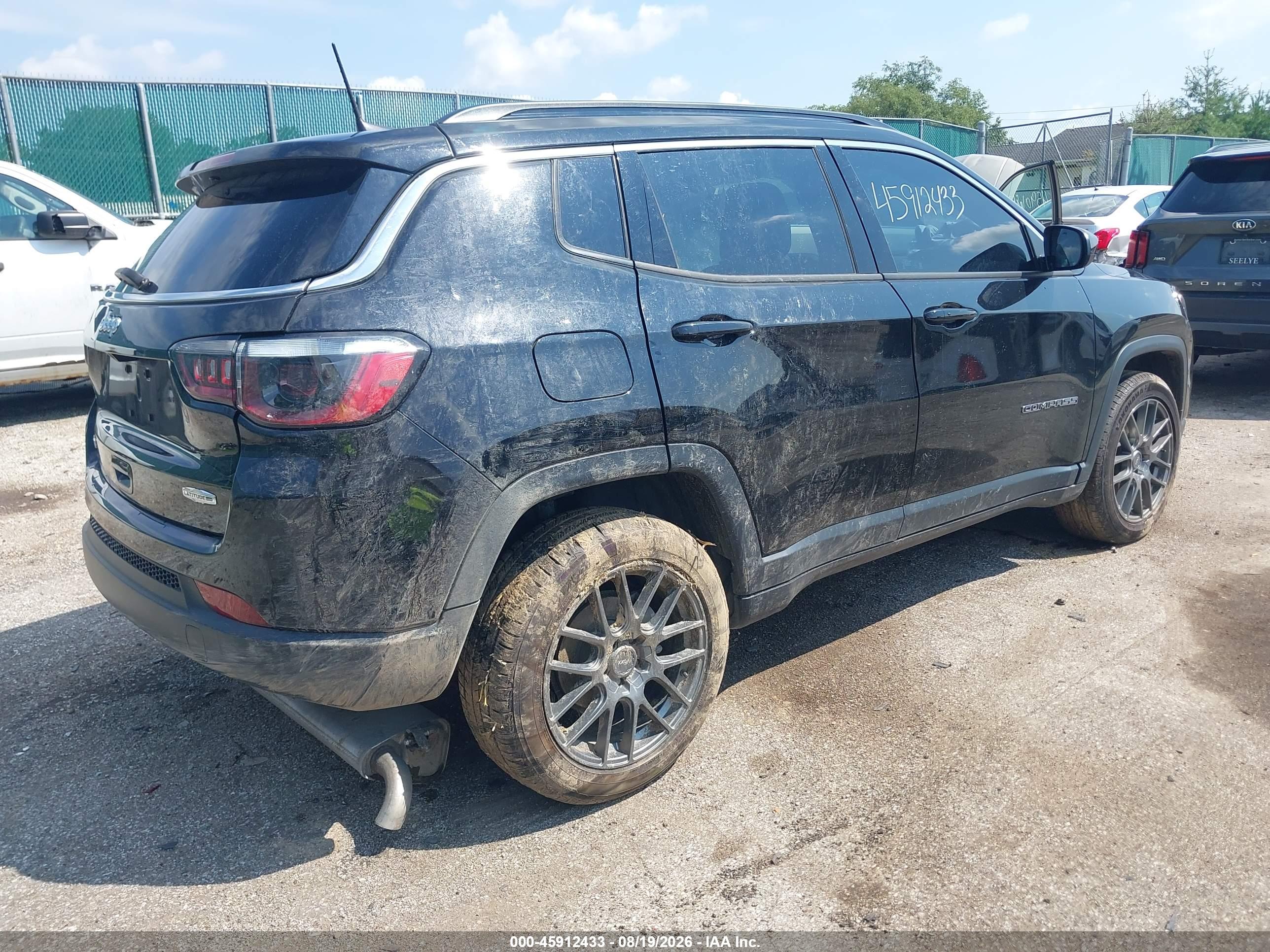 2022 JEEP COMPASS LATITUDE LUX 4X4 — I4