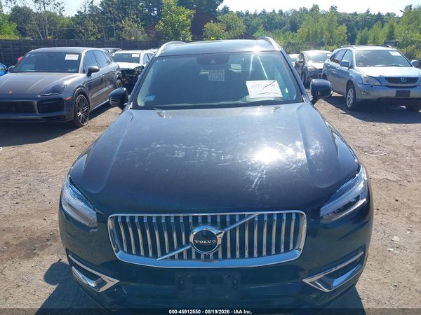 2021 VOLVO XC90